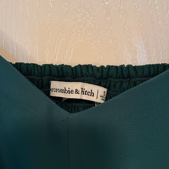 Abercrombie and Fitch, dress shirt - Picture 2 of 3